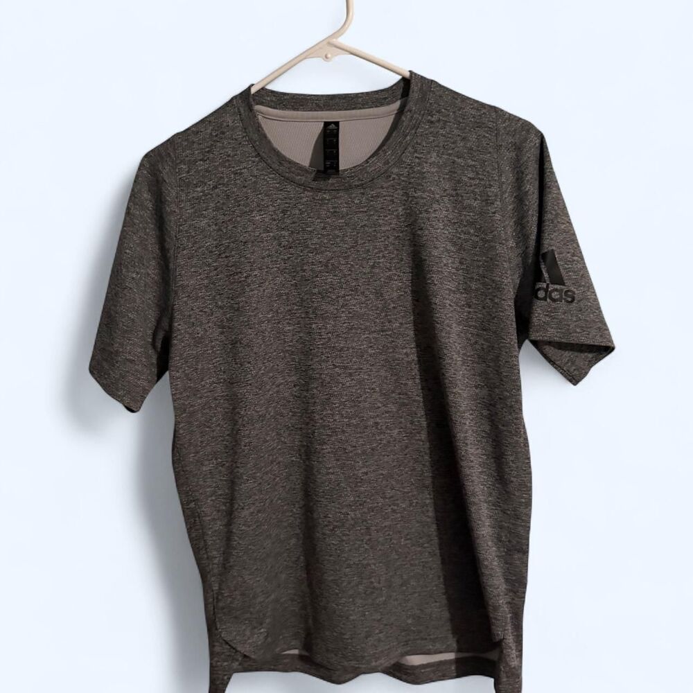 Adidas top shirt mens S gray heathered training badge of sport casual